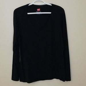 Hanes top